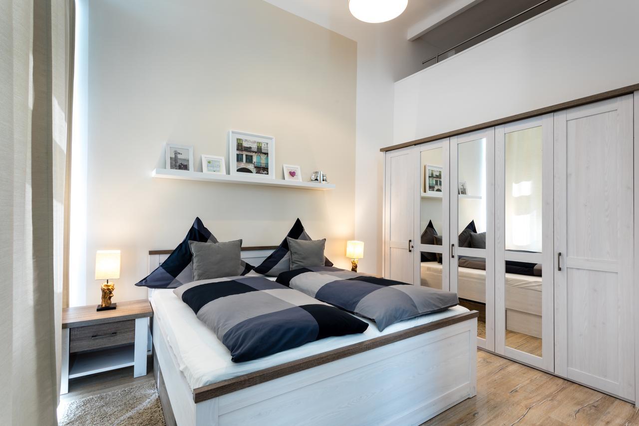 The Goethe Loft, 2 Bedroom Up To 5 People Berlin Bagian luar foto
