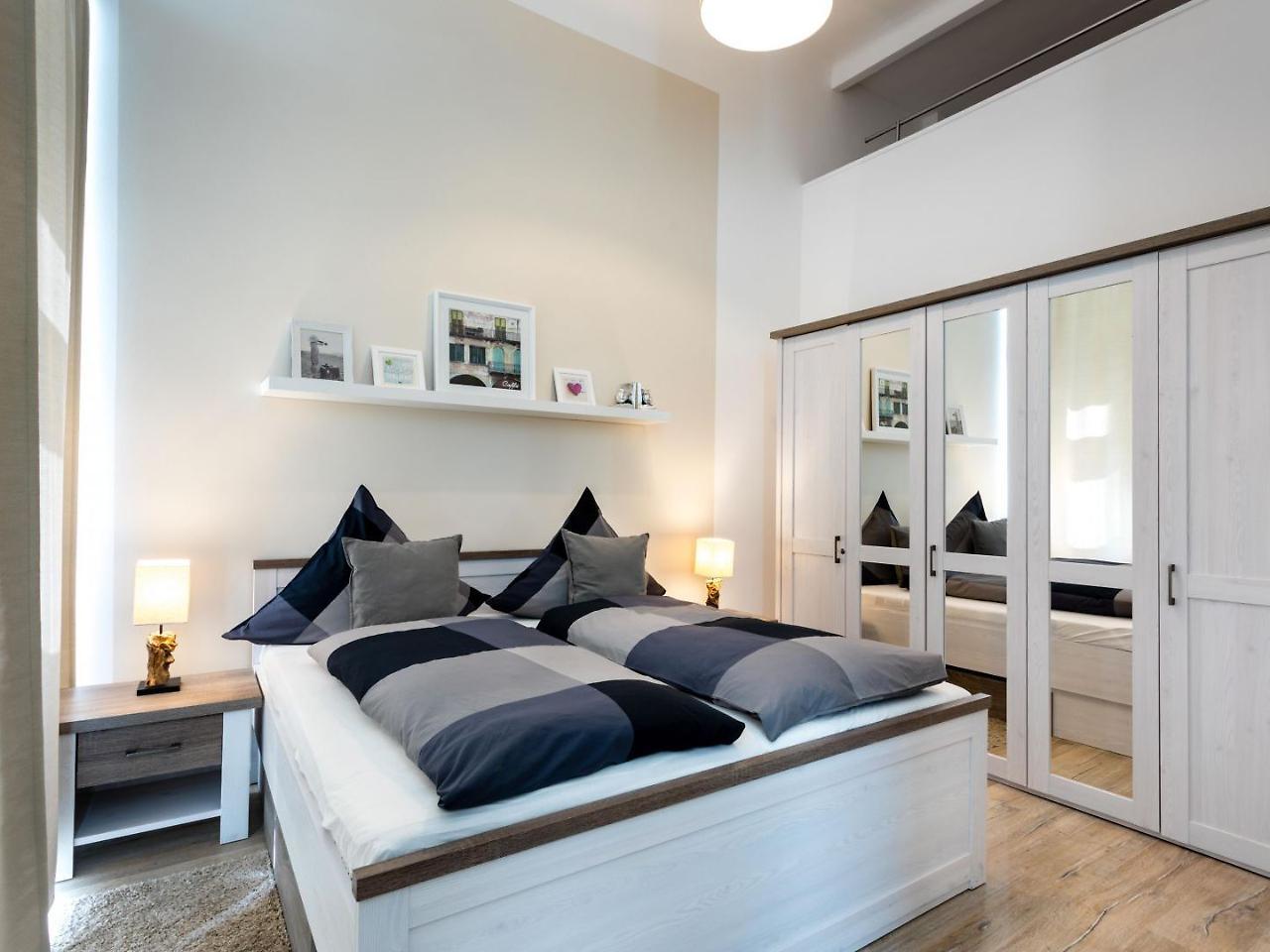 The Goethe Loft, 2 Bedroom Up To 5 People Berlin Bagian luar foto